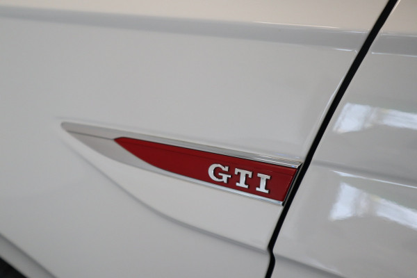 Volkswagen Polo 2.0 TSI GTI Adaptive-Cruise 18''lmv Panoramadak NL-Auto 24 maanden garantie mogelijk (*vraag naar de voorwaarden)