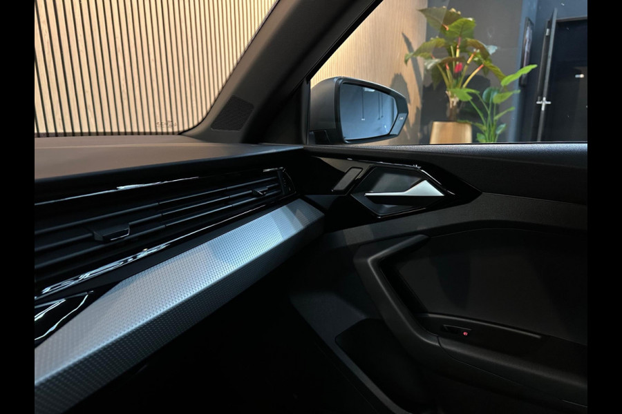 Audi A1 Sportback 30 TFSI S Line 110PK - Carplay
