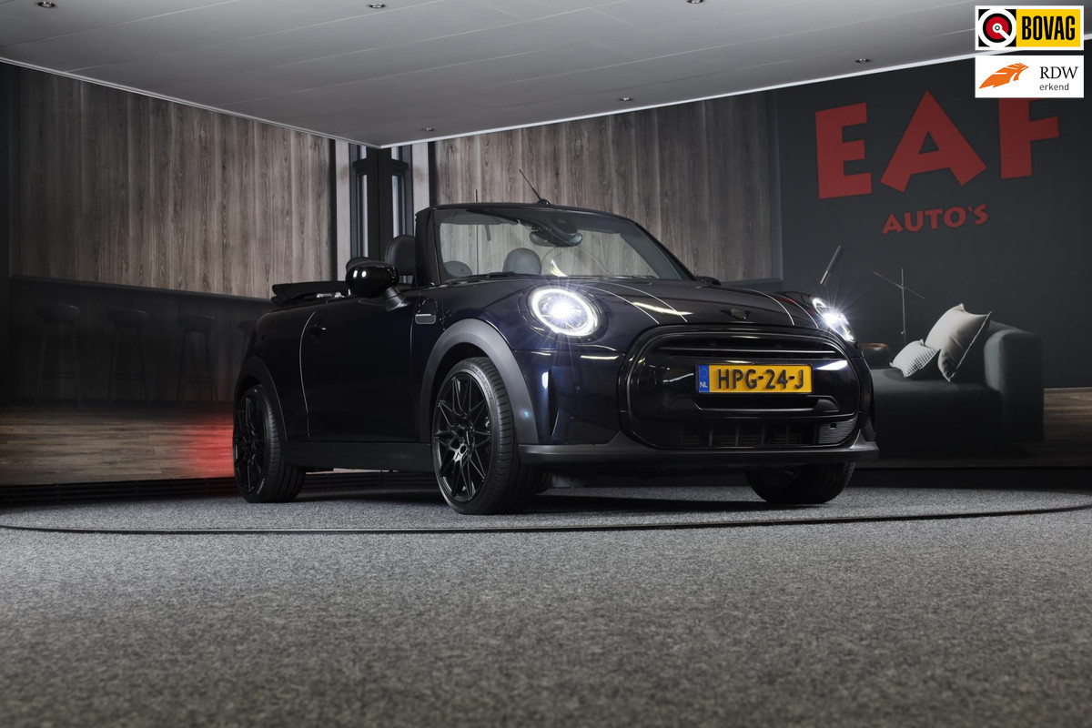 MINI Cabrio 1.5 Cooper / AUT / Navi / 136 Pk / Cruise Control / Leder / Ecc / Elek Pakket / Led / Pdc / 18 Inch MINI Cabrio 1.5 Cooper / AUT / Navi / 136 Pk / Cruise Control / Leder / Ecc / Elek Pakket / Led / Pdc / 18 Inch