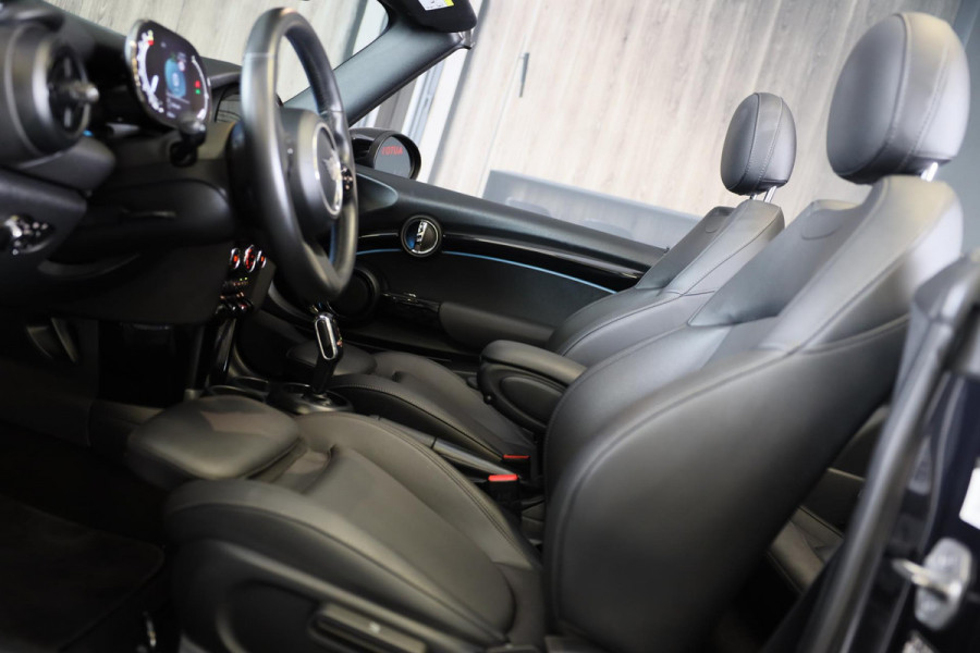 MINI Cabrio 1.5 Cooper / AUT / Navi / 136 Pk / Cruise Control / Leder / Ecc / Elek Pakket / Led / Pdc / 18 Inch
