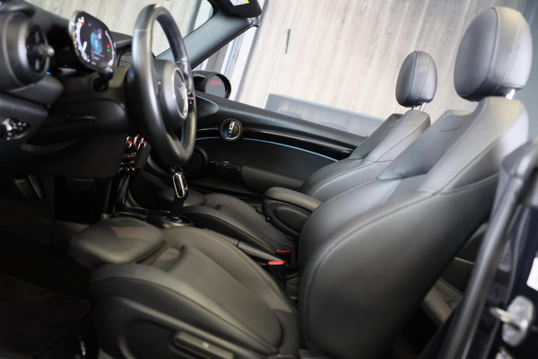 MINI Cabrio 1.5 Cooper / AUT / Navi / 136 Pk / Cruise Control / Leder / Ecc / Elek Pakket / Led / Pdc / 18 Inch