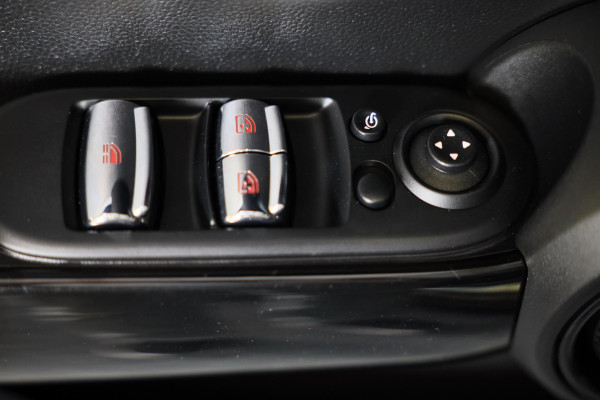 MINI Cabrio 1.5 Cooper / AUT / Navi / 136 Pk / Cruise Control / Leder / Ecc / Elek Pakket / Led / Pdc / 18 Inch