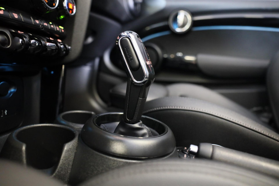 MINI Cabrio 1.5 Cooper / AUT / Navi / 136 Pk / Cruise Control / Leder / Ecc / Elek Pakket / Led / Pdc / 18 Inch