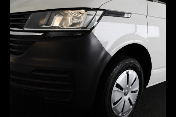 Volkswagen Transporter 2.0 TDI L2H1 28 150 pk | Airo | Trekhaak | Parkeersensoren | Elektr. spiegels (inklapbaar) |