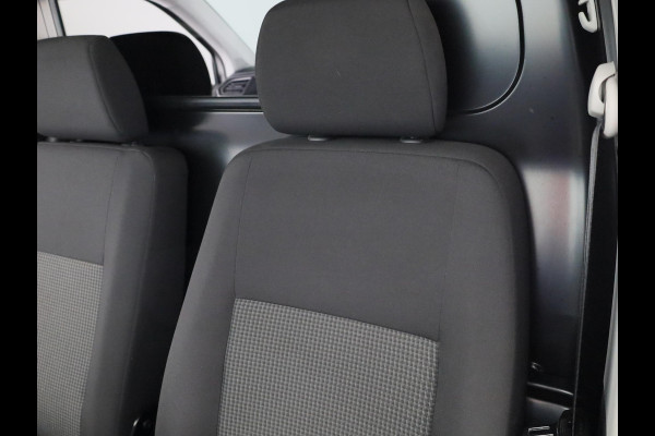 Volkswagen Transporter 2.0 TDI L2H1 28 150 pk | Airo | Trekhaak | Parkeersensoren | Elektr. spiegels (inklapbaar) |