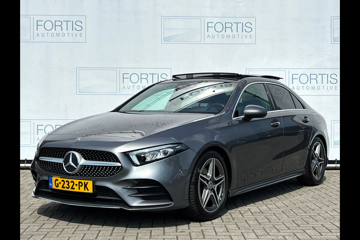 Mercedes-Benz A-Klasse 200 Business Solution AMG NL-AUTO | PANO | AMG PAKKET Mercedes-Benz A-Klasse 200 Business Solution AMG NL-AUTO | PANO | AMG PAKKET