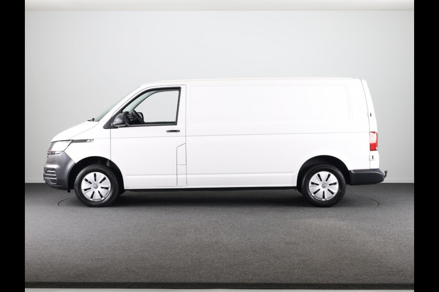 Volkswagen Transporter 2.0 TDI L2H1 28 150 pk | Airo | Trekhaak | Parkeersensoren | Elektr. spiegels (inklapbaar) |