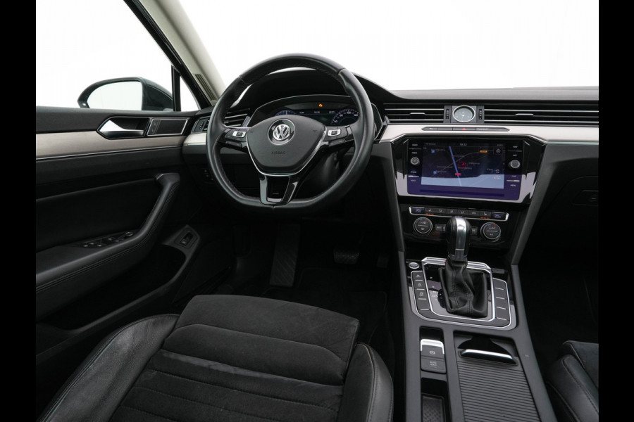 Volkswagen Passat Variant 2.0 BiTDI 4Motion Highline Executive-Pack Aut. *PANO | ADAPTIVE-CRUISE | DIGI-COCKPIT | NAVI-FULLMAP | LEATHER-ALCANTARA | FULL-LED | ERGONOMIC-COMFORT-SEATS | KEYLESS | ECC | PARKPILOT | TOWBAR | 17''ALU*