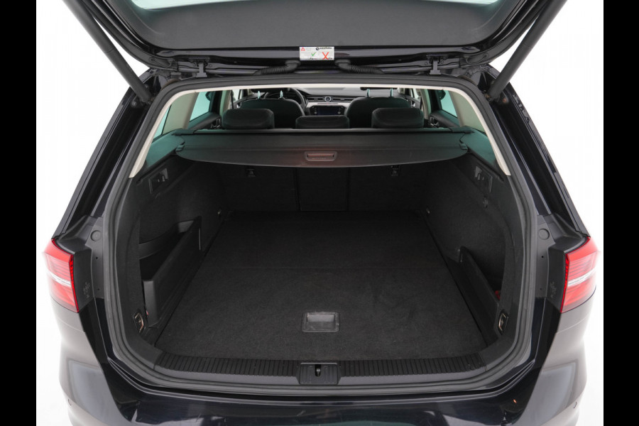 Volkswagen Passat Variant 2.0 BiTDI 4Motion Highline Executive-Pack Aut. *PANO | ADAPTIVE-CRUISE | DIGI-COCKPIT | NAVI-FULLMAP | LEATHER-ALCANTARA | FULL-LED | ERGONOMIC-COMFORT-SEATS | KEYLESS | ECC | PARKPILOT | TOWBAR | 17''ALU*