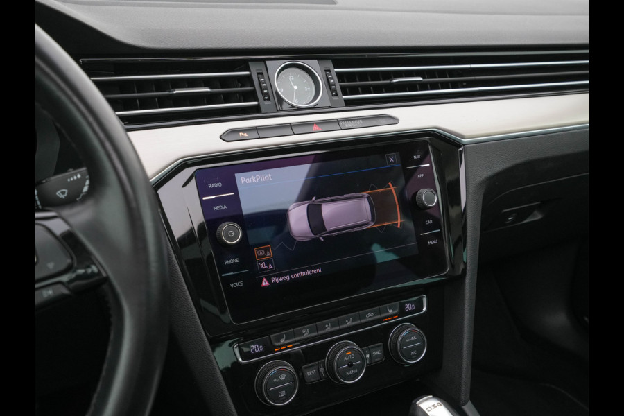 Volkswagen Passat Variant 2.0 BiTDI 4Motion Highline Executive-Pack Aut. *PANO | ADAPTIVE-CRUISE | DIGI-COCKPIT | NAVI-FULLMAP | LEATHER-ALCANTARA | FULL-LED | ERGONOMIC-COMFORT-SEATS | KEYLESS | ECC | PARKPILOT | TOWBAR | 17''ALU*