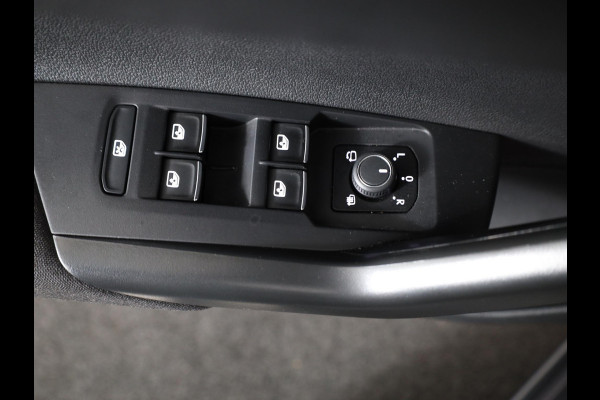 Volkswagen Taigo 1.0 TSI R-Line 116 pk Automaat (DSG) | Verlengde garantie | Navigatie via App | Parkeersensoren | Adaptieve cruise control | LED koplampen |