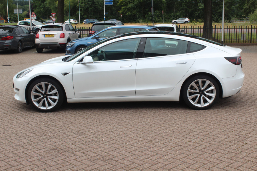 Tesla Model 3 Long Range AWD 75 kWh / Autopilot / Panoramadak / Camera / Leder / 20'' / Leder / Premium Audio