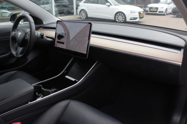 Tesla Model 3 Long Range AWD 75 kWh / Autopilot / Panoramadak / Camera / Leder / 20'' / Leder / Premium Audio
