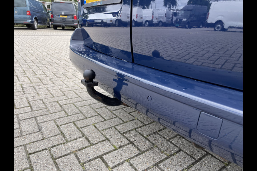 Peugeot Expert 226C 1.6 BlueHDI 95 Premium / speciaal gebouwd voor honden vervoer / hondenauto / omvormer / airco / cruise control / trekhaak / parkeersensoren achter !