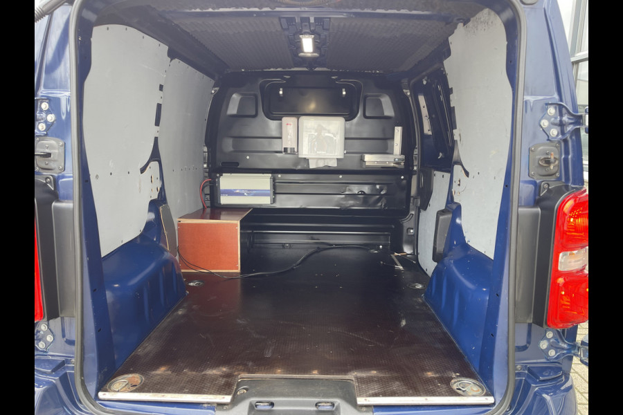 Peugeot Expert 226C 1.6 BlueHDI 95 Premium / speciaal gebouwd voor honden vervoer / hondenauto / omvormer / airco / cruise control / trekhaak / parkeersensoren achter !