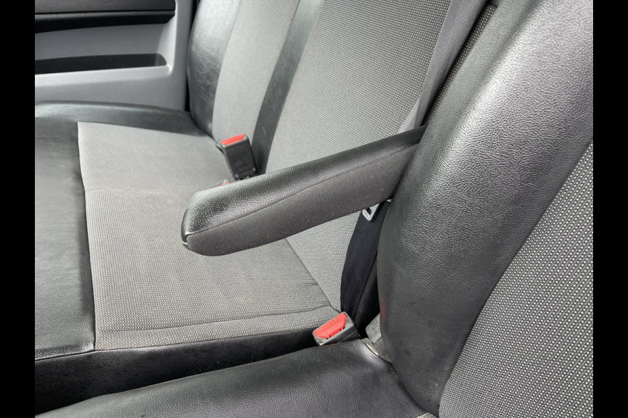 Peugeot Expert 226C 1.6 BlueHDI 95 Premium / speciaal gebouwd voor honden vervoer / hondenauto / omvormer / airco / cruise control / trekhaak / parkeersensoren achter !