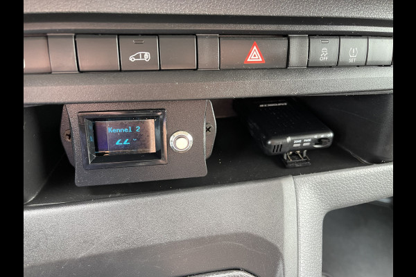 Peugeot Expert 226C 1.6 BlueHDI 95 Premium / speciaal gebouwd voor honden vervoer / hondenauto / omvormer / airco / cruise control / trekhaak / parkeersensoren achter !