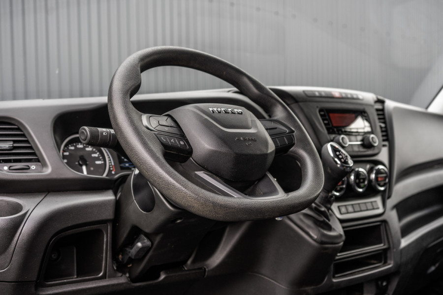 Iveco Daily 35S16V L2H2 | Automaat | 157 PK | ECC | 3500 KG Trekgewicht | MF Stuur | 3-Persoons