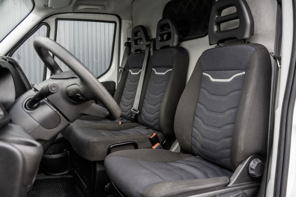 Iveco Daily 35S16V L2H2 | Automaat | 157 PK | ECC | 3500 KG Trekgewicht | MF Stuur | 3-Persoons