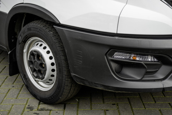 Iveco Daily 35S16V L2H2 | Automaat | 157 PK | ECC | 3500 KG Trekgewicht | MF Stuur | 3-Persoons