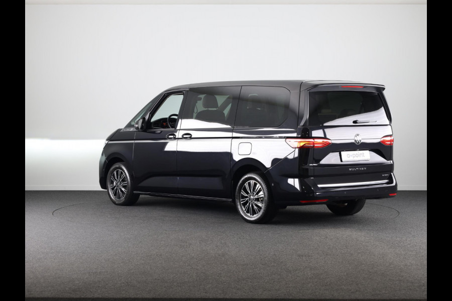 Volkswagen Multivan 1.4 eHybrid L1H1 Style 204 pk Automaat (DSG) | Navigatie | Elektr. trekhaak | Parkeersensoren (Park assist) | Achteruitrijcamera | Lederen bekleding | 2 elektr. schuifdeuren |