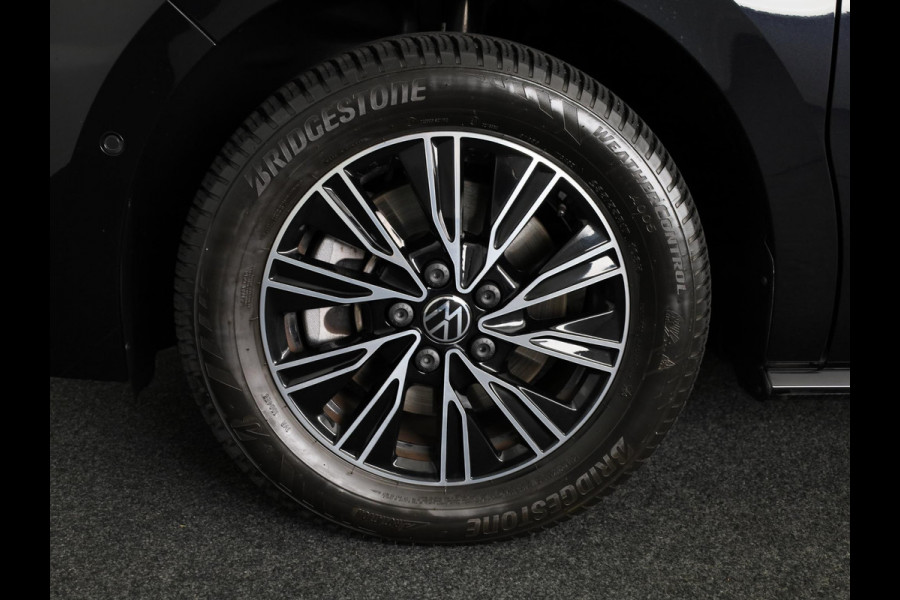 Volkswagen Multivan 1.4 eHybrid L1H1 Style 204 pk Automaat (DSG) | Navigatie | Elektr. trekhaak | Parkeersensoren (Park assist) | Achteruitrijcamera | Lederen bekleding | 2 elektr. schuifdeuren |
