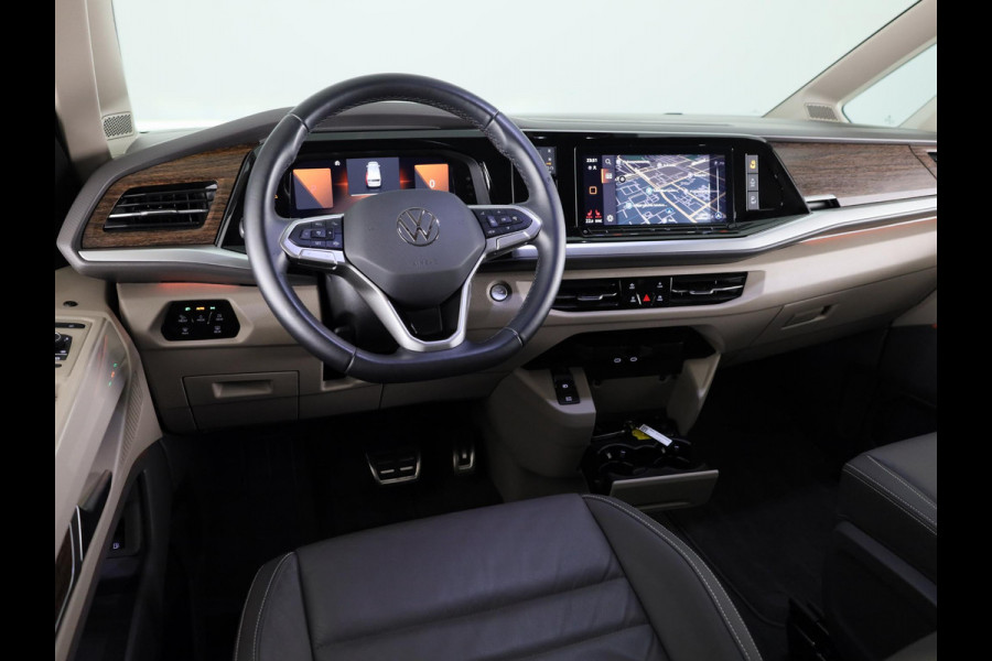 Volkswagen Multivan 1.4 eHybrid L1H1 Style 204 pk Automaat (DSG) | Navigatie | Elektr. trekhaak | Parkeersensoren (Park assist) | Achteruitrijcamera | Lederen bekleding | 2 elektr. schuifdeuren |