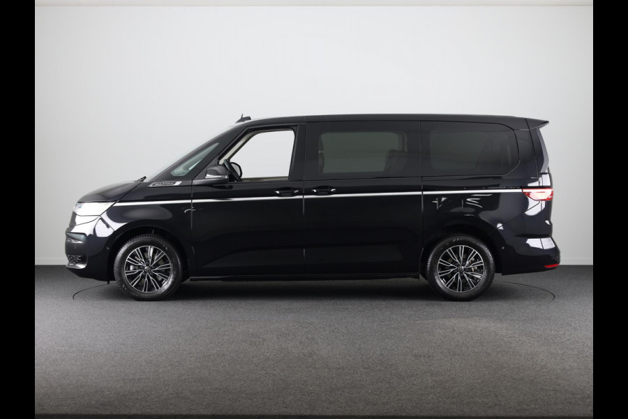 Volkswagen Multivan 1.4 eHybrid L1H1 Style 204 pk Automaat (DSG) | Navigatie | Elektr. trekhaak | Parkeersensoren (Park assist) | Achteruitrijcamera | Lederen bekleding | 2 elektr. schuifdeuren |