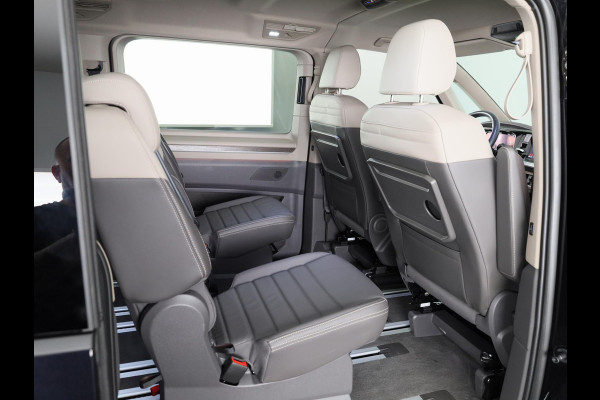 Volkswagen Multivan 1.4 eHybrid L1H1 Style 204 pk Automaat (DSG) | Navigatie | Elektr. trekhaak | Parkeersensoren (Park assist) | Achteruitrijcamera | Lederen bekleding | 2 elektr. schuifdeuren |