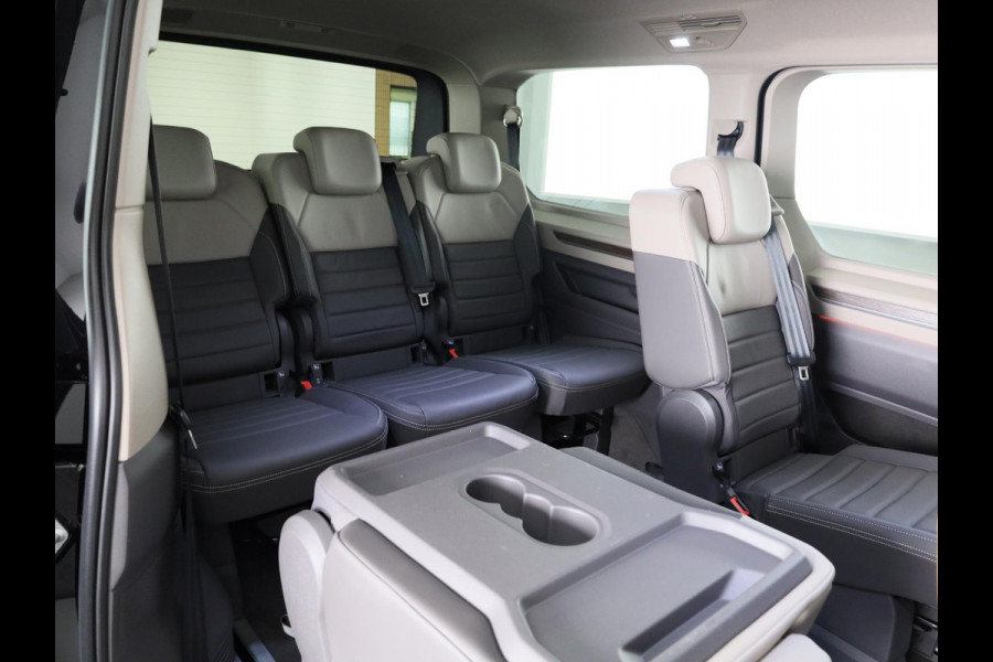 Volkswagen Multivan 1.4 eHybrid L1H1 Style 204 pk Automaat (DSG) | Navigatie | Elektr. trekhaak | Parkeersensoren (Park assist) | Achteruitrijcamera | Lederen bekleding | 2 elektr. schuifdeuren |
