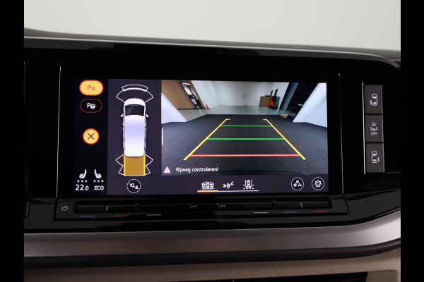 Volkswagen Multivan 1.4 eHybrid L1H1 Style 204 pk Automaat (DSG) | Navigatie | Elektr. trekhaak | Parkeersensoren (Park assist) | Achteruitrijcamera | Lederen bekleding | 2 elektr. schuifdeuren |