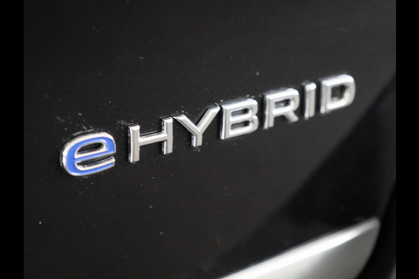 Volkswagen Multivan 1.4 eHybrid L1H1 Style 204 pk Automaat (DSG) | Navigatie | Elektr. trekhaak | Parkeersensoren (Park assist) | Achteruitrijcamera | Lederen bekleding | 2 elektr. schuifdeuren |