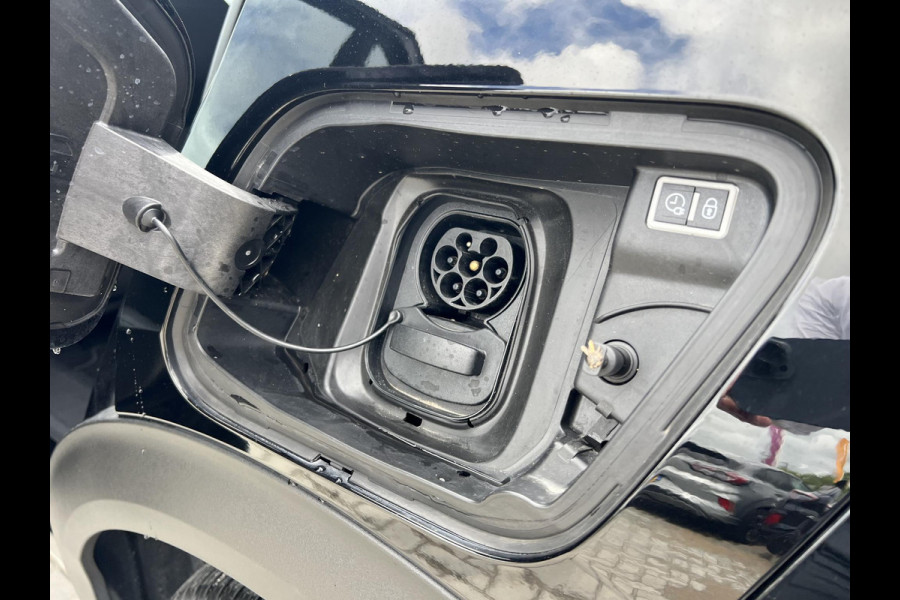 Peugeot e-2008 EV Allure 50 kWh