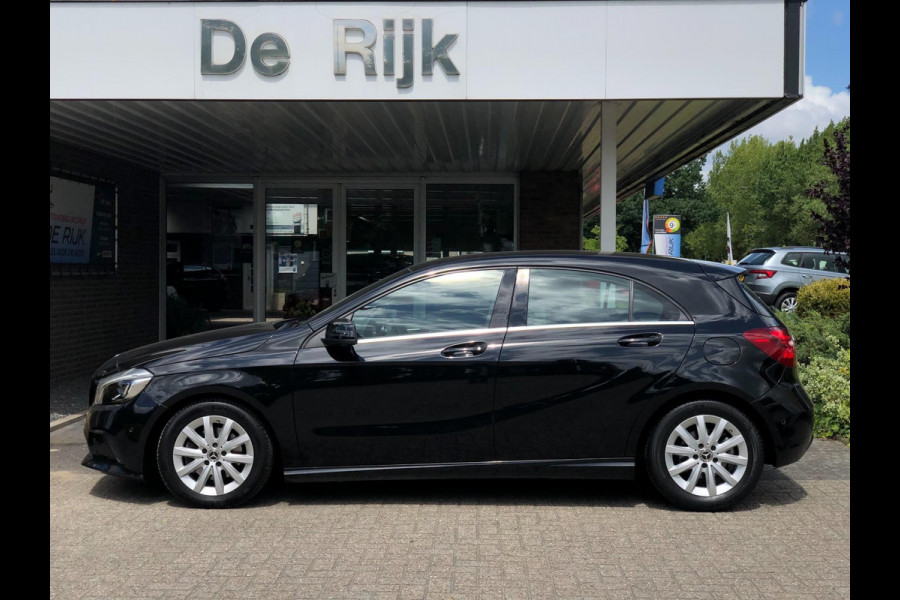 Mercedes-Benz A-Klasse 180 Business Solution | Groot Navi, Camera, Stoelverw., Cruise | Dealeronderhouden | 1e Eigenaar | NAP |