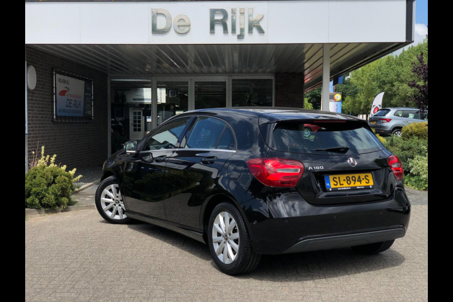 Mercedes-Benz A-Klasse 180 Business Solution | Groot Navi, Camera, Stoelverw., Cruise | Dealeronderhouden | 1e Eigenaar | NAP |