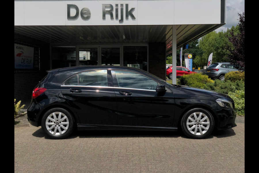 Mercedes-Benz A-Klasse 180 Business Solution | Groot Navi, Camera, Stoelverw., Cruise | Dealeronderhouden | 1e Eigenaar | NAP |