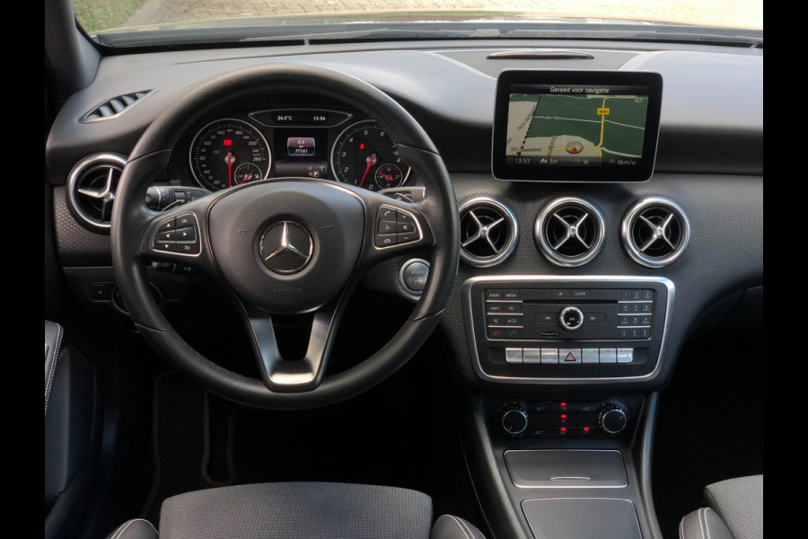 Mercedes-Benz A-Klasse 180 Business Solution | Groot Navi, Camera, Stoelverw., Cruise | Dealeronderhouden | 1e Eigenaar | NAP |