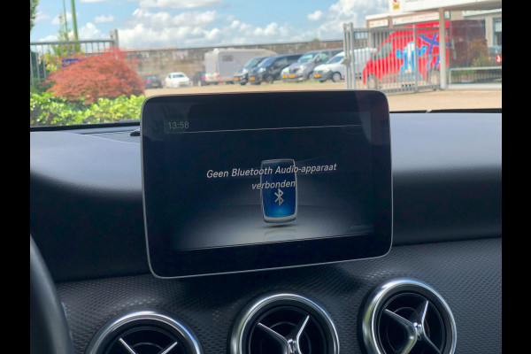 Mercedes-Benz A-Klasse 180 Business Solution | Groot Navi, Camera, Stoelverw., Cruise | Dealeronderhouden | 1e Eigenaar | NAP |