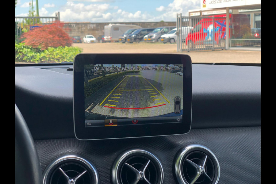 Mercedes-Benz A-Klasse 180 Business Solution | Groot Navi, Camera, Stoelverw., Cruise | Dealeronderhouden | 1e Eigenaar | NAP |