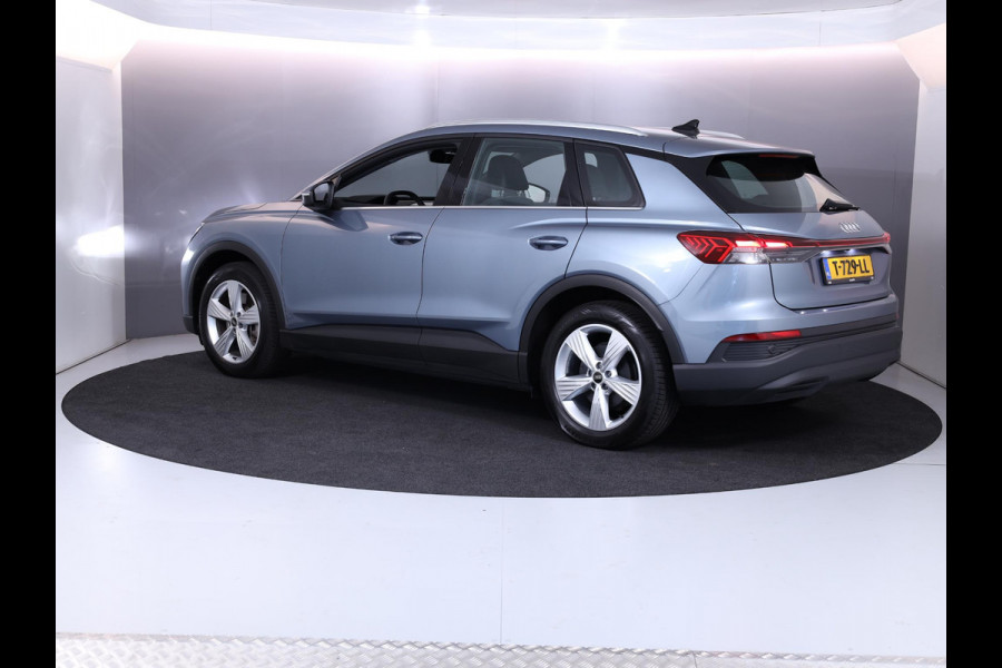 Audi Q4 e-tron 40 Edition 77 kWh 204 pk S-tronic | Navigatie | Elektr. Trekhaak | Parkeersensoren | Achteruitrijcamera | Adaptieve cruise control | Stoelverwarming |