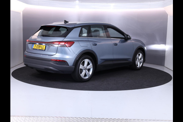 Audi Q4 e-tron 40 Edition 77 kWh 204 pk S-tronic | Navigatie | Elektr. Trekhaak | Parkeersensoren | Achteruitrijcamera | Adaptieve cruise control | Stoelverwarming |