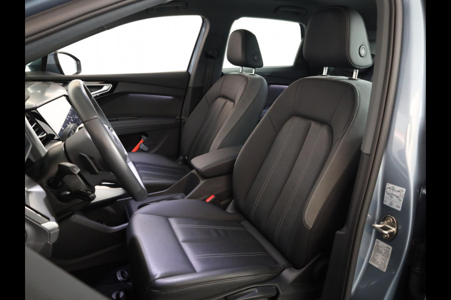 Audi Q4 e-tron 40 Edition 77 kWh 204 pk S-tronic | Navigatie | Elektr. Trekhaak | Parkeersensoren | Achteruitrijcamera | Adaptieve cruise control | Stoelverwarming |