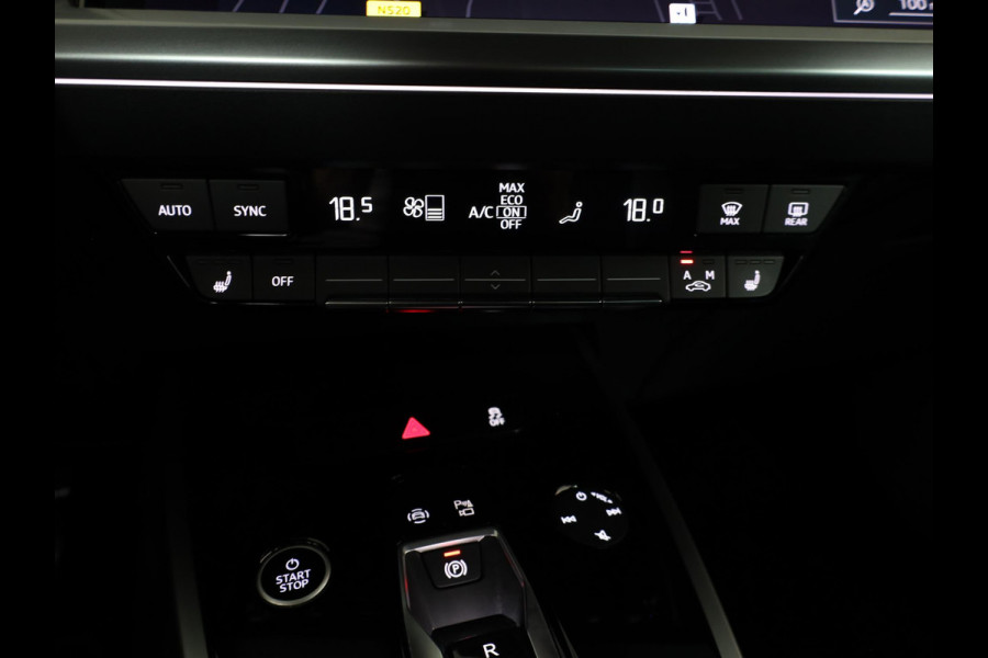 Audi Q4 e-tron 40 Edition 77 kWh 204 pk S-tronic | Navigatie | Elektr. Trekhaak | Parkeersensoren | Achteruitrijcamera | Adaptieve cruise control | Stoelverwarming |