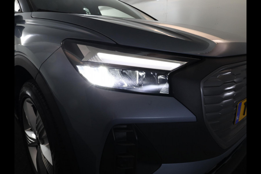 Audi Q4 e-tron 40 Edition 77 kWh 204 pk S-tronic | Navigatie | Elektr. Trekhaak | Parkeersensoren | Achteruitrijcamera | Adaptieve cruise control | Stoelverwarming |