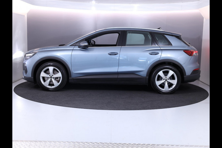 Audi Q4 e-tron 40 Edition 77 kWh 204 pk S-tronic | Navigatie | Elektr. Trekhaak | Parkeersensoren | Achteruitrijcamera | Adaptieve cruise control | Stoelverwarming |