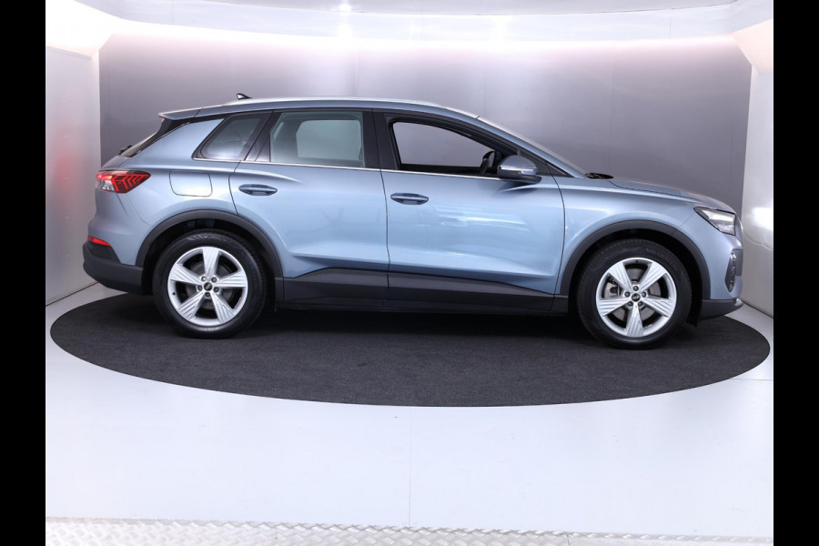 Audi Q4 e-tron 40 Edition 77 kWh 204 pk S-tronic | Navigatie | Elektr. Trekhaak | Parkeersensoren | Achteruitrijcamera | Adaptieve cruise control | Stoelverwarming |