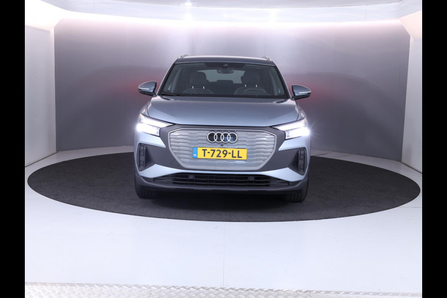 Audi Q4 e-tron 40 Edition 77 kWh 204 pk S-tronic | Navigatie | Elektr. Trekhaak | Parkeersensoren | Achteruitrijcamera | Adaptieve cruise control | Stoelverwarming |