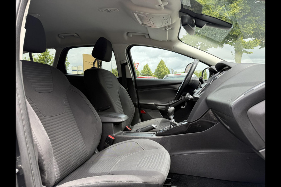 Ford FOCUS Wagon 1.0 Titanium 2e Eigenaar,125pk,Navi,Trekhaak,Stuurverwarming,Stoelverwarming,6 Bak,Pdc,Lmv,Apk tot 04-2026