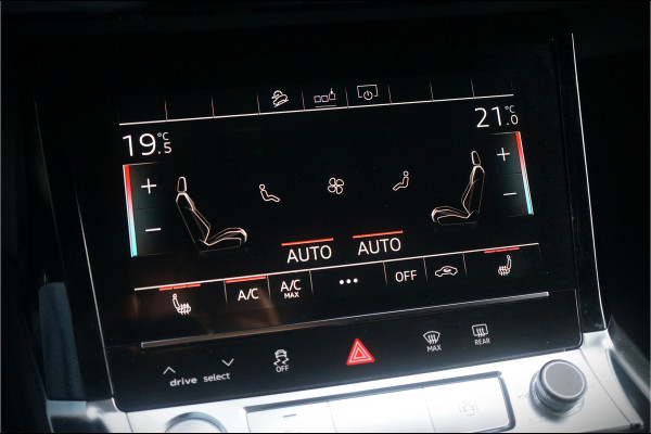 Audi e-tron e-tron 50 quattro S edition Black 71 kWh | S Line | Black Edition | Panoramadak | Memory Seats | Camera | Luchtvering | Adaptive Cruise Control | Keyless | Matrix LED | Leder | Stoelverwarming | NAP | BTW