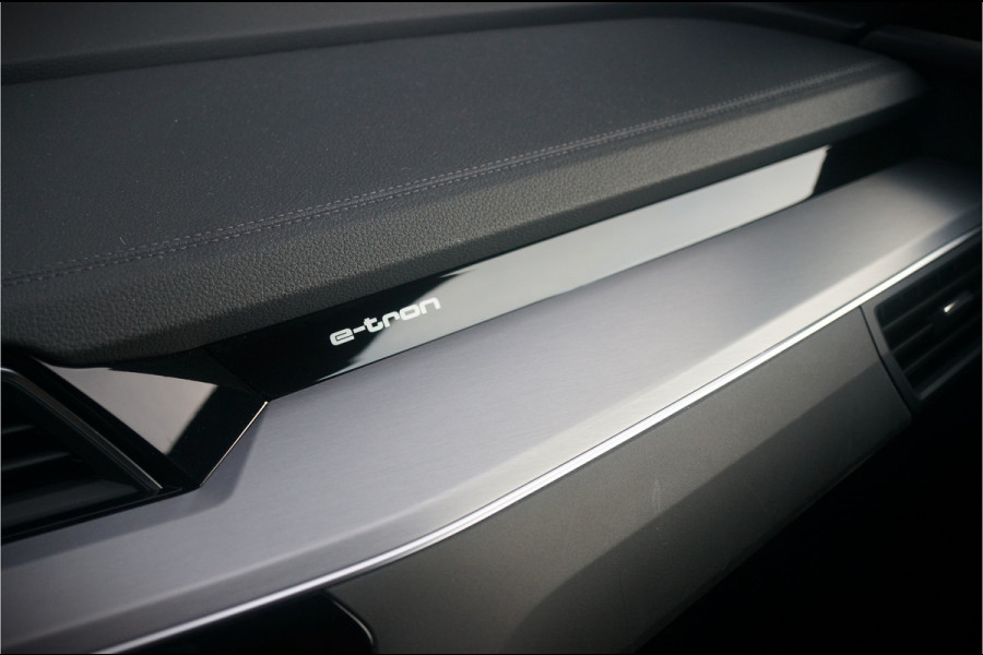 Audi e-tron e-tron 50 quattro S edition Black 71 kWh | S Line | Black Edition | Panoramadak | Memory Seats | Camera | Luchtvering | Adaptive Cruise Control | Keyless | Matrix LED | Leder | Stoelverwarming | NAP | BTW